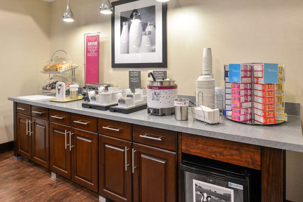 Hampton Inn And Suites Hutto Restoran gambar